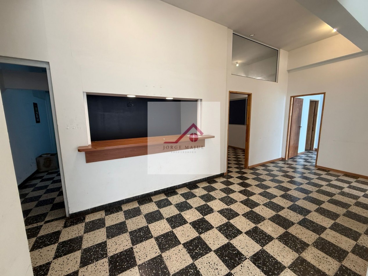 Alquilo Importante Local