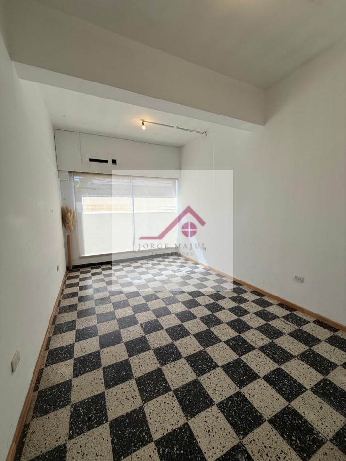 Alquilo Importante Local