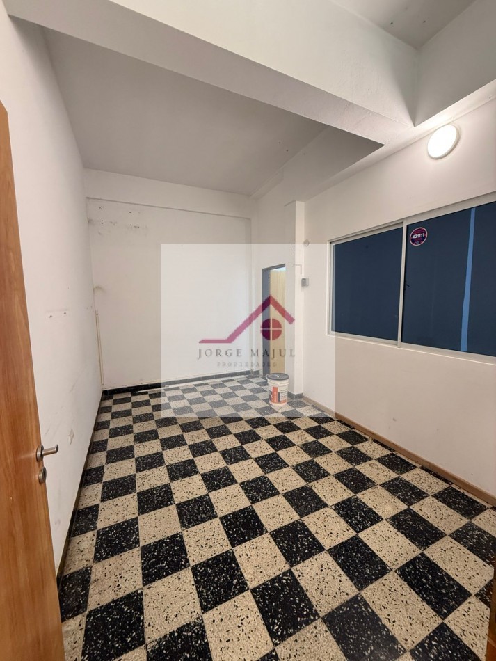 Alquilo Importante Local