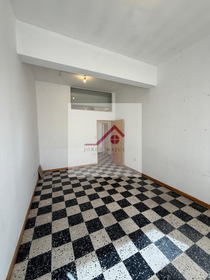 Alquilo Importante Local