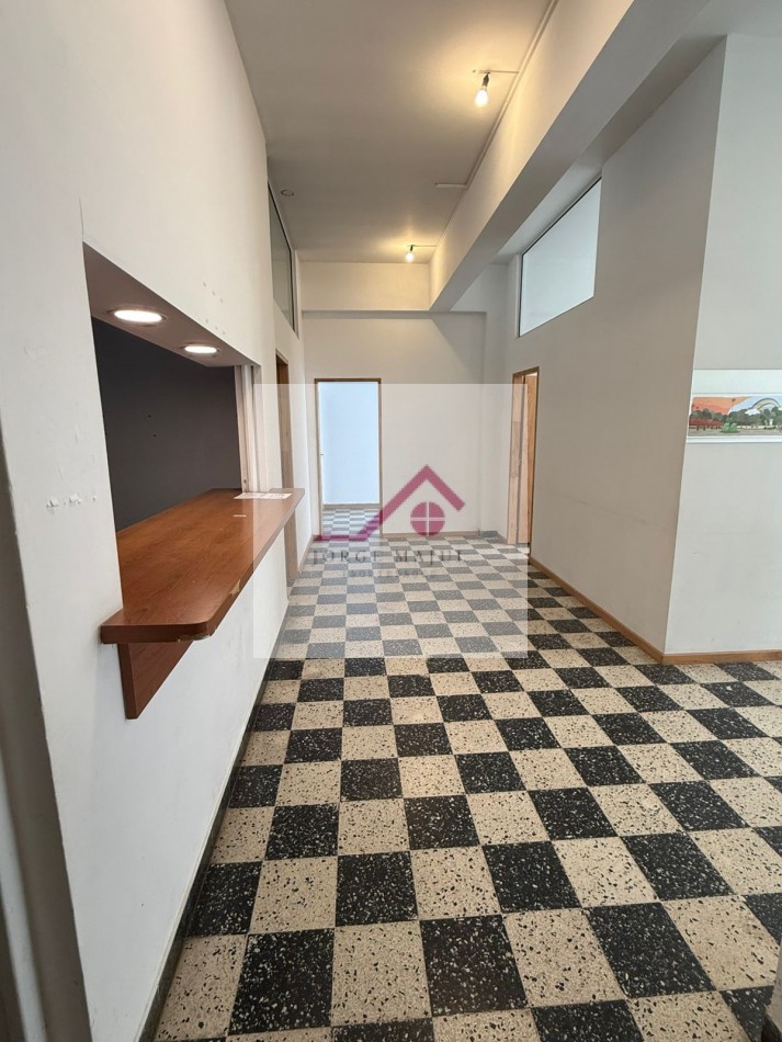 Alquilo Importante Local