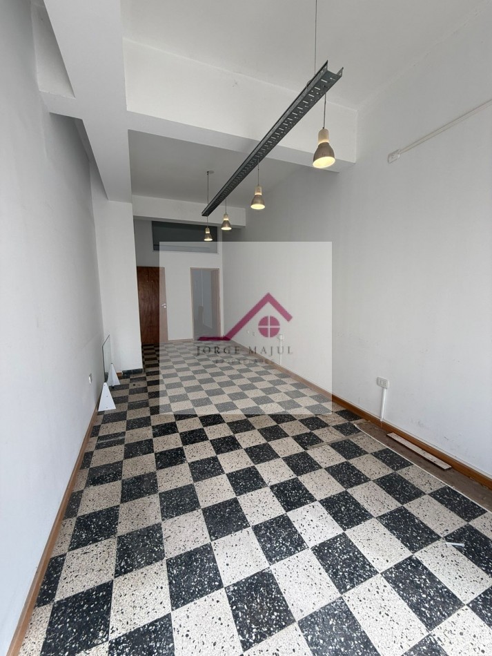 Alquilo Importante Local